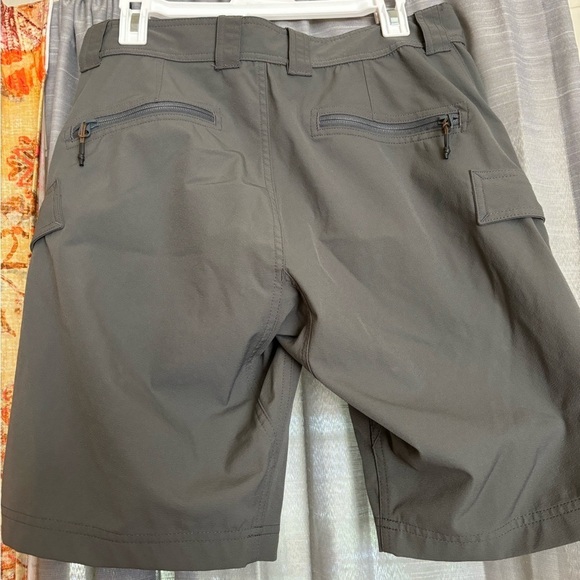Beyond shorts men’s medium - Picture 2 of 3